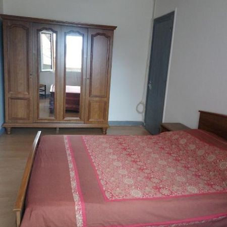 Hebergement Pour 2 Personnes,1 Chambres, Salon, Salle A Manger, Grand Garage Possibilite D'Un Lit 1 Personne Supplementaire Pour 15 Euros Sancoins Екстериор снимка